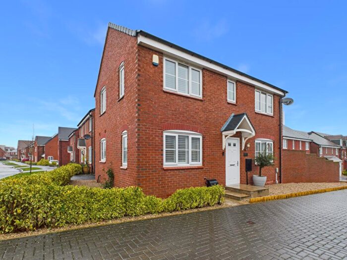 3 Bedroom Detached House For Sale In Alport Heights Drive, Oakwood, DE21