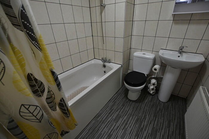2 Bedroom Apartment To Rent In Solent Drive, Bolton, BL3