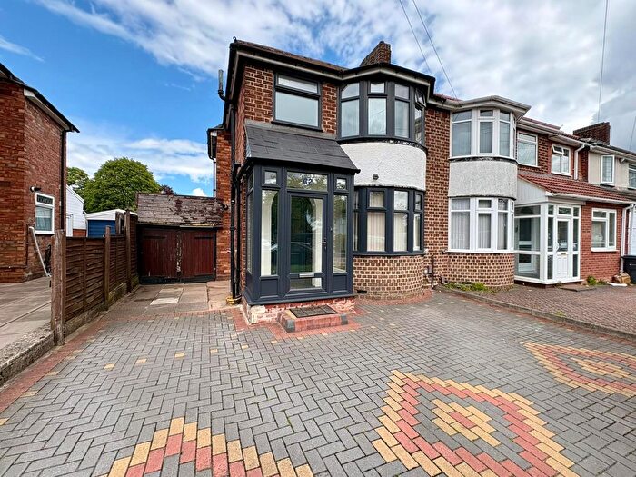 3 Bedroom Semi-Detached House To Rent In Bucklands End Lane, Birmingham, B34