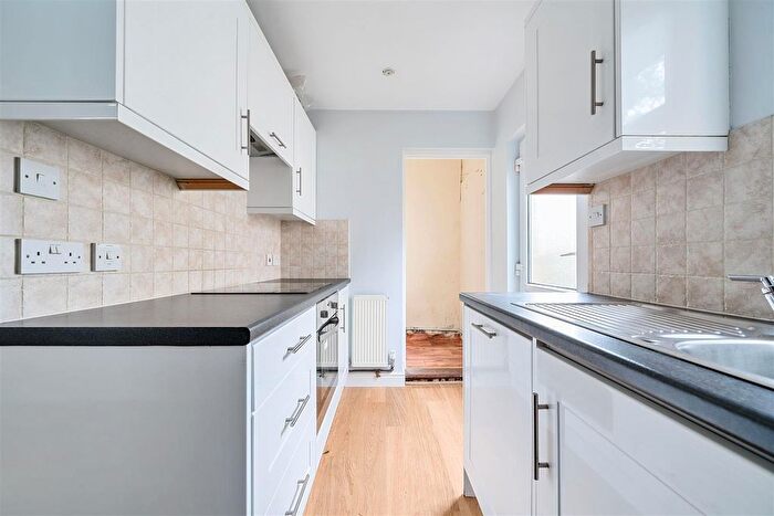 2 Bedroom Flat For Sale In Church Road, Rotherfield, Crowborough, TN6