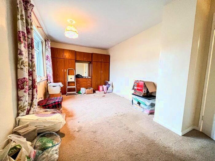 2 Bedroom Semi-Detached House For Sale In Buckland Road, Taunton, TA2