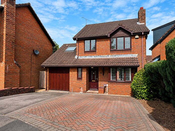 4 Bedroom Detached House For Sale In Paxton Close, Basingstoke, RG22