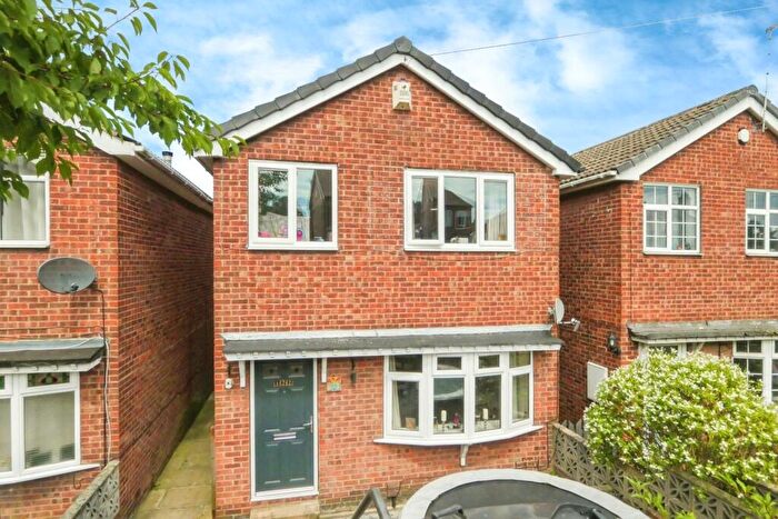 3 Bedroom Detached House For Sale In Green Hill Road, Leeds, LS13