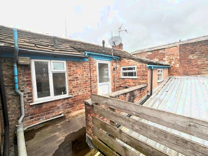 1 Bedroom Flat To Rent In Old Mill Lane, Macclesfield, Cheshire, SK11
