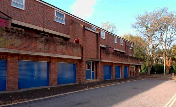 2 Bedroom Flat To Rent In Canal Street, Oxford, OX2