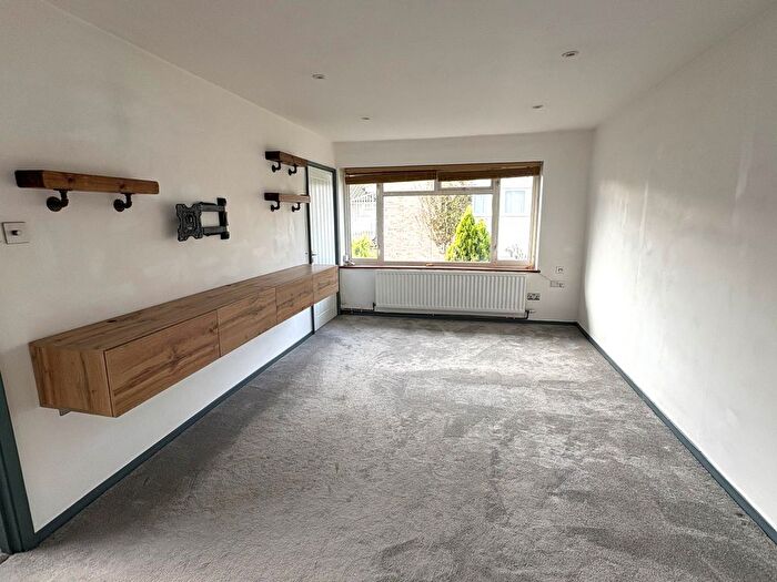 Studio To Rent In Brookers Close, Ashtead, KT21