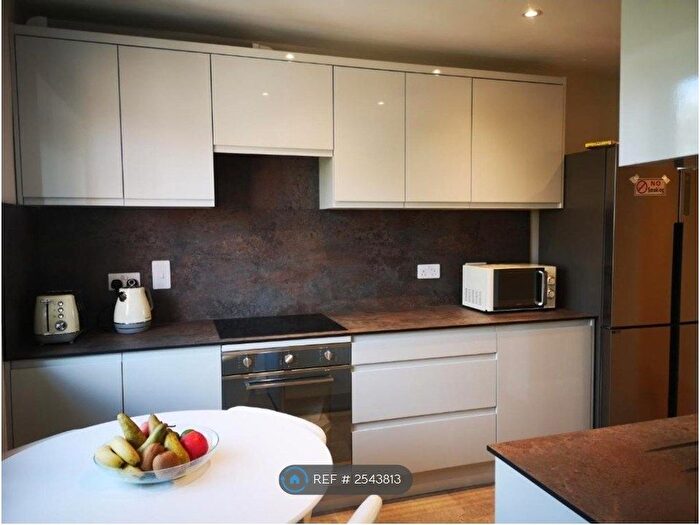 3 Bedroom Flat To Rent In Alexandra Road, London, N10