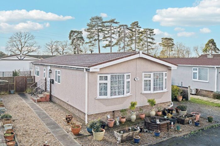 2 Bedroom Park Home For Sale In Orchards Residential Park, Slough, SL3