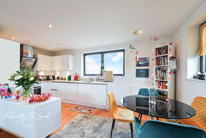 2 Bedroom Apartment For Sale In Bow Common Lane, London, E3