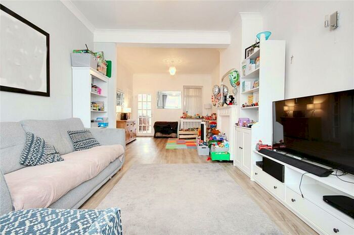 3 Bedroom End Of Terrace House To Rent In Park Road, Enfield, Middlesex, EN3