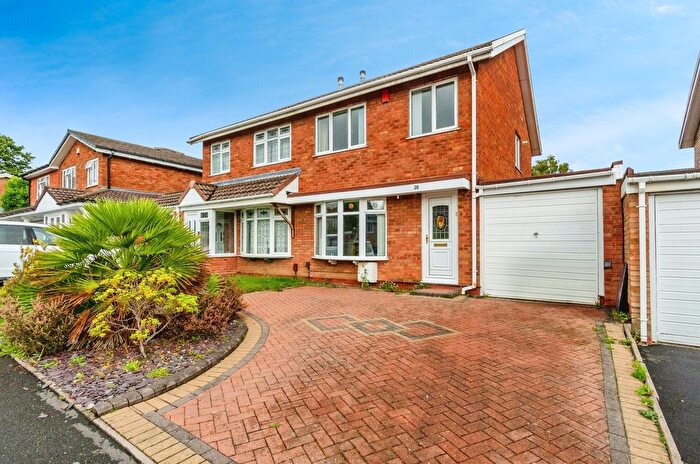 3 Bedroom Semi-detached House For Sale In Aberford Close, Willenhall, West Midlands, WV12