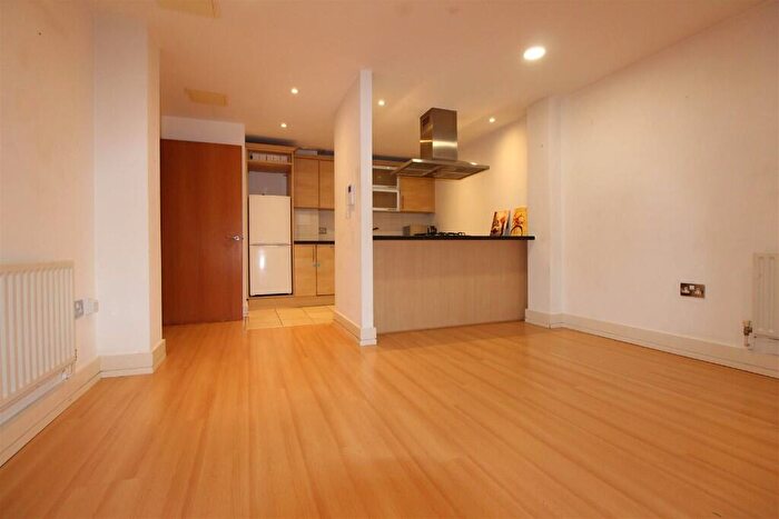 1 Bedroom Apartment For Sale In Westferry Road, London, E14
