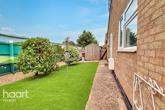 2 Bedroom Bungalow For Sale In Meadowlands, March, PE15