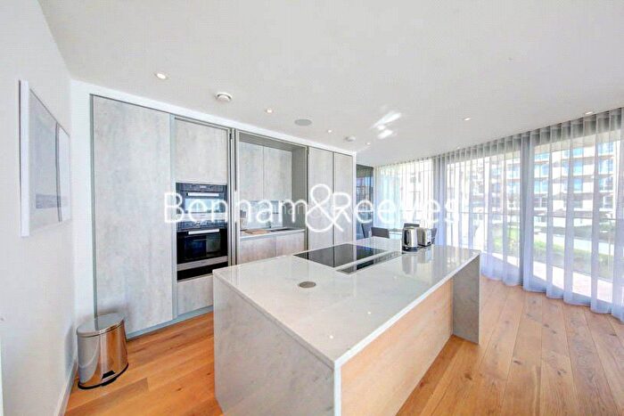 2 Bedroom Flat To Rent In Parr's Way, London, W6
