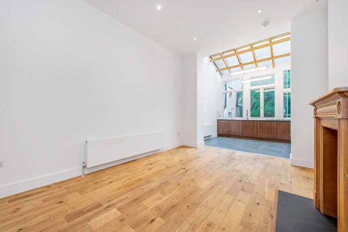 1 Bedroom Flat To Rent In Redcliffe Place, London, SW10