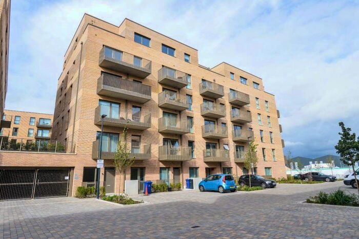 2 Bedroom Flat To Rent In Meadowview Close, Harrow, London, HA1