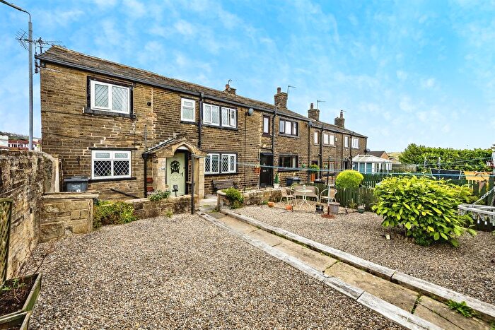 2 Bedroom End Of Terrace House For Sale In Illingworth Road, Halifax, HX2
