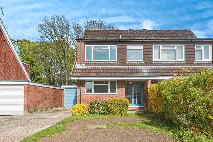 3 Bedroom Semi-Detached House For Sale In Foxmoor Close, Oakley, Basingstoke, RG23