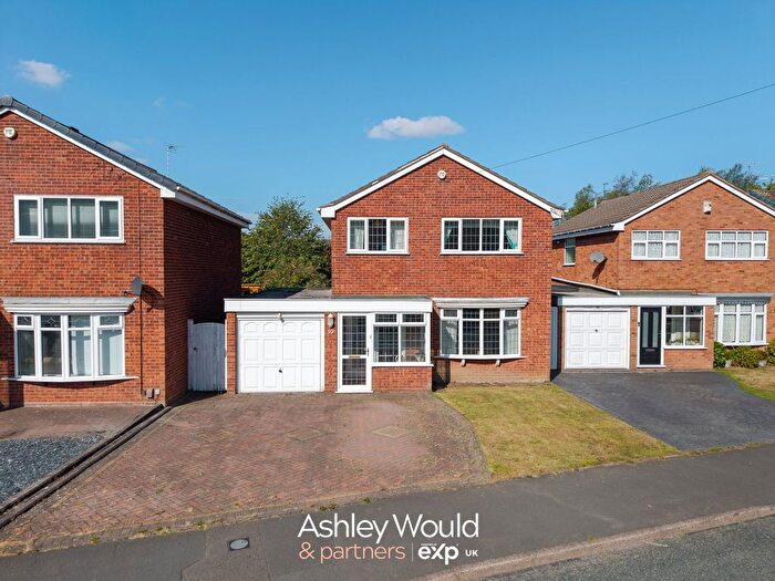 3 Bedroom Detached House For Sale In Woodbury Road, Halesowen, B62
