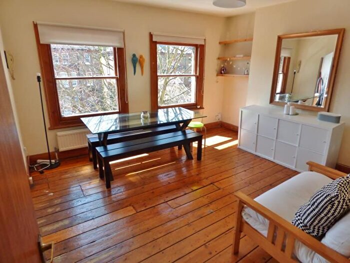 2 Bedroom Flat To Rent In Dulwich Road, London, SE24
