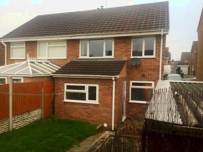 3 Bedroom House To Rent In Darley Close, Swadlincote., DE11