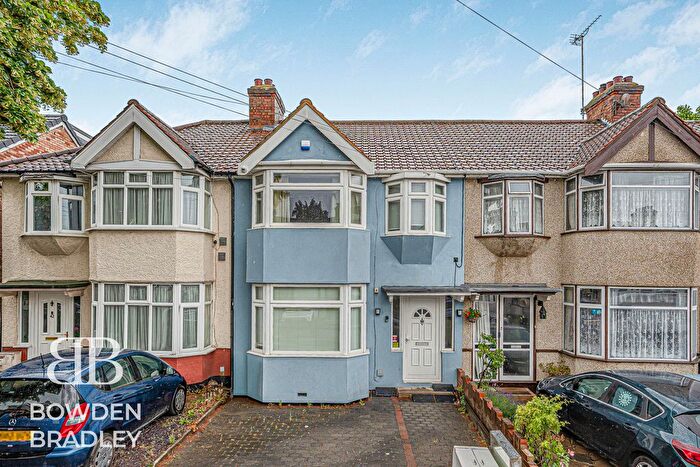 3 Bedroom Terraced House For Sale In Kingsmead Avenue, Romford, RM1