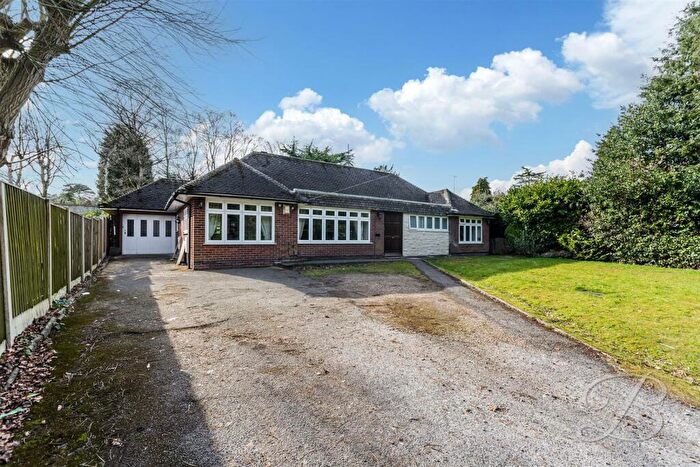 4 Bedroom Detached Bungalow For Sale In Longdale Lane, Ravenshead, Nottingham, NG15