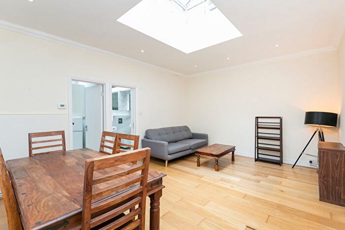 1 Bedroom Flat To Rent In Queen's Gate Mews, London, SW7