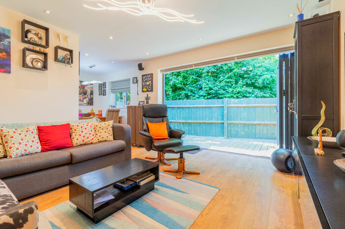 3 Bedroom Bungalow To Rent In Bourne Avenue, SL4