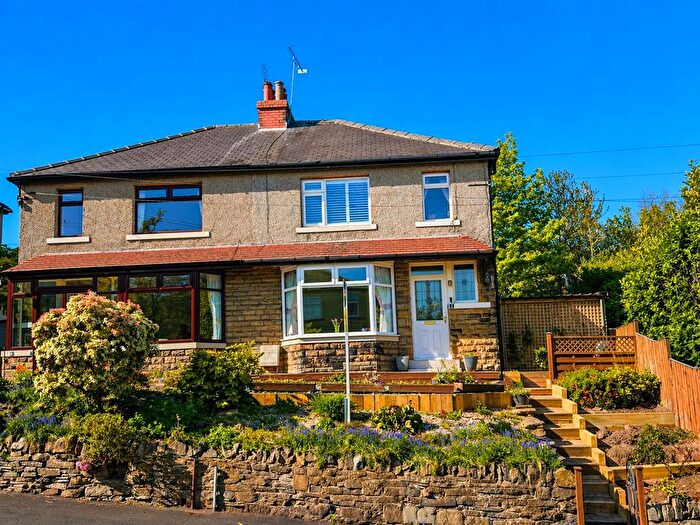 3 Bedroom Semi Detached House For Sale In Highfield Avenue, Idle, Bradford, BD10