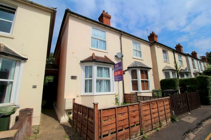 4 Bedroom Semi-Detached House To Rent In New Cross Road, Guildford, GU2