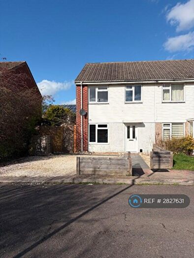 3 Bedroom End Of Terrace House To Rent In Drake Close, Southampton, SO31