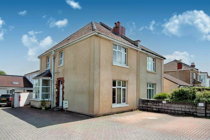 2 Bedroom Flat To Rent In Grange Road, Bishopsworth, Bristol, BS13