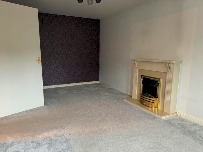 3 Bedroom End Of Terrace House To Rent In Vanbrugh Lane, Bristol, BS16