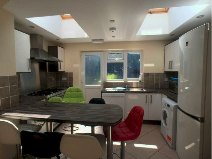 7 Bedroom Terraced House To Rent In Heeley Road - Ensuite Student Property, B29