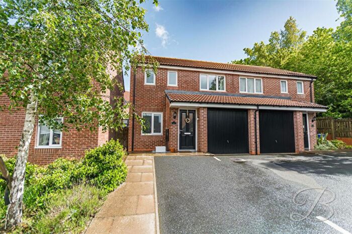 3 Bedroom Semi-Detached House For Sale In Hilton Close, Pleasley, Mansfield, NG19
