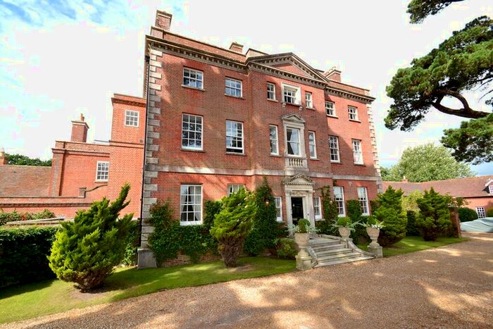 3 Bedroom Flat To Rent In Salisbury Road, Christchurch, BH23