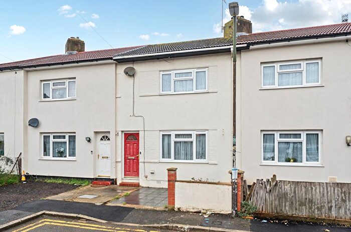 3 Bedroom Terraced House For Sale In Taffy's How, Mitcham, CR4