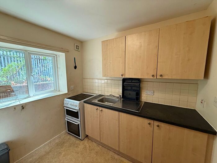 3 Bedroom Flat To Rent In Kirkley Lodge, Newcastle Upon Tyne, NE3
