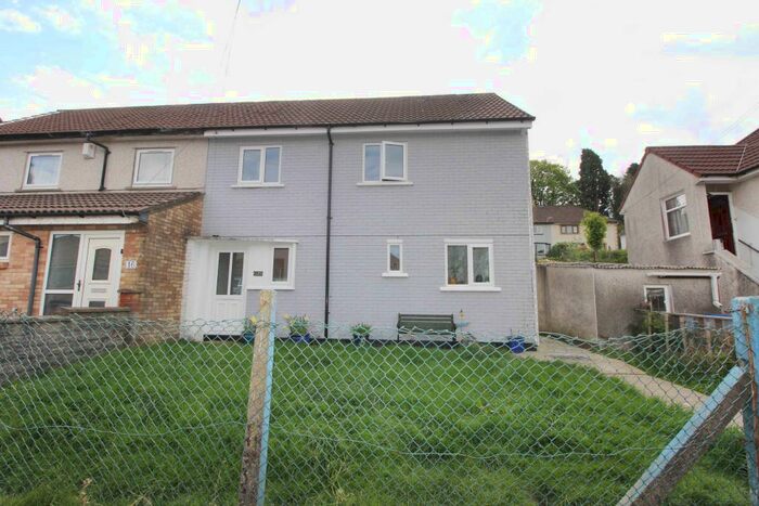 3 Bedroom Semi-Detached House To Rent In Broadfield Close, Penygraig, CF40
