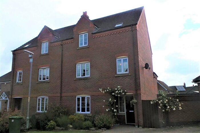 4 Bedroom Semi-Detached House To Rent In Ross Close, Carlton Boulevard, LN2