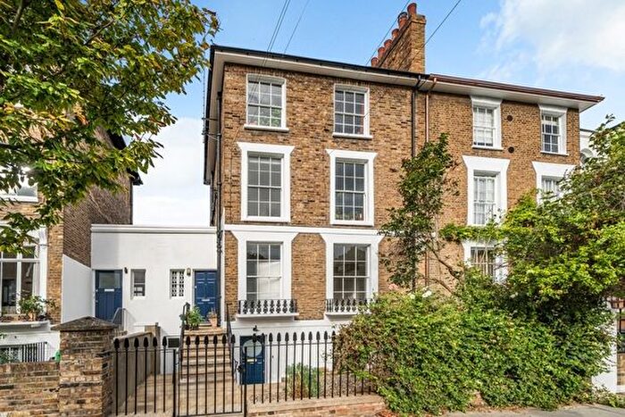 2 Bedroom Maisonette To Rent In Mortimer Road, London, N1