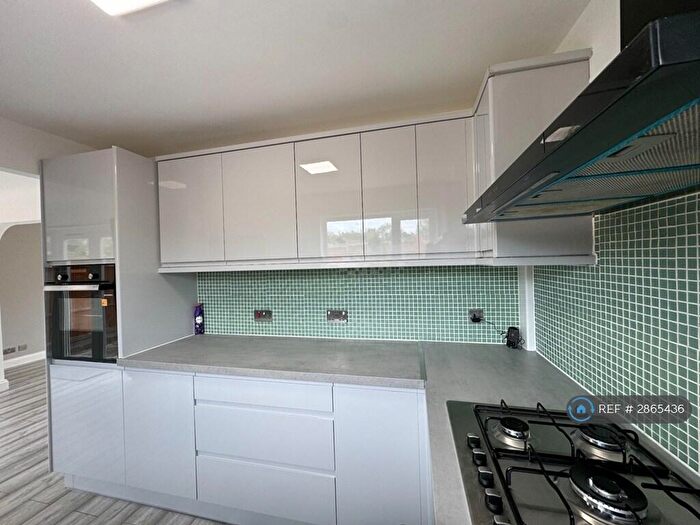 3 Bedroom End Of Terrace House To Rent In White Alder, Stacey Bushes, Milton Keynes, MK12