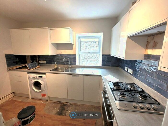 2 Bedroom Flat To Rent In Redland, Bristol, BS6