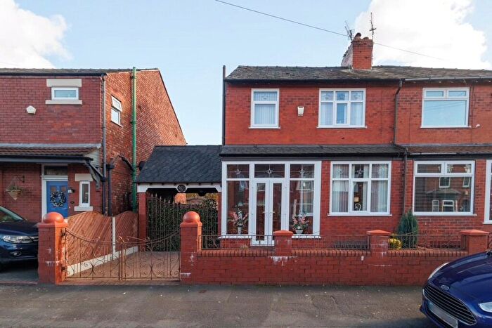 3 Bedroom Semi-Detached House For Sale In Heathbank Road, Stockport, Greater Manchester, SK3