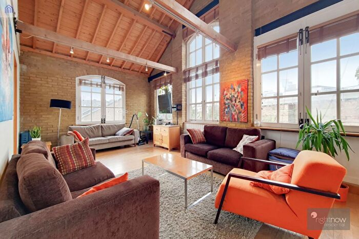 3 Bedroom Flat To Rent In Maltings Place, Tower Bridge Road, London, SE1