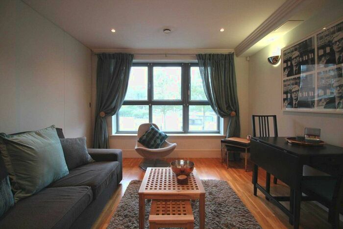 1 Bedroom Flat To Rent In Corsell House, Brentford, TW8