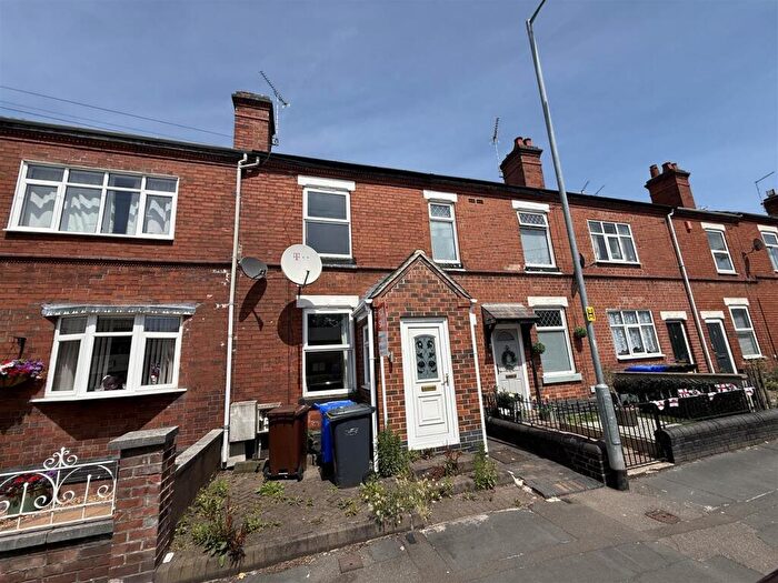 3 Bedroom Terraced House For Sale In Woods Lane, Burton-On-Trent, DE15