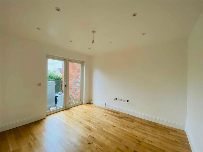 5 Bedroom Semi-Detached House To Rent In Clifford Way, London, Middlesex, NW10
