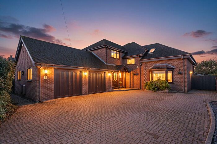 4 Bedroom Detached House For Sale In Upper Bryn Coch, Mold, CH7